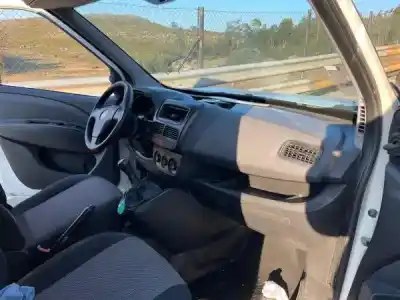 Veículo de Sucata fiat doblo cargo (263_) 1.3 d multijet do ano 2012 alimentado 