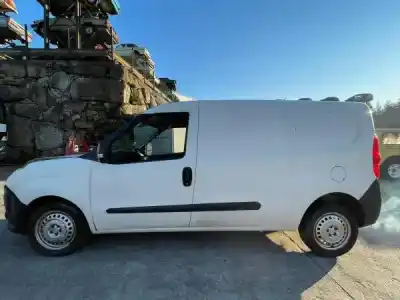 Veículo de Sucata fiat doblo cargo (263_) 1.3 d multijet do ano 2012 alimentado 
