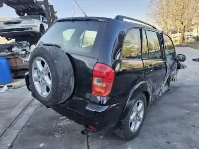 Veículo de Sucata toyota rav4 (a2) 2.0 d-4d 4wd do ano 2003 alimentado 1cd-ftv