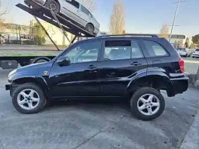 Veículo de Sucata toyota rav4 (a2) 2.0 d-4d 4wd do ano 2003 alimentado 1cd-ftv
