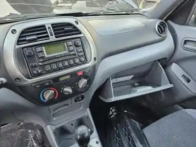 Veículo de Sucata toyota rav4 (a2) 2.0 d-4d 4wd do ano 2003 alimentado 1cd-ftv