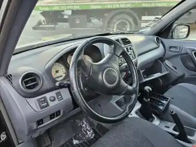 Veículo de Sucata toyota rav4 (a2) 2.0 d-4d 4wd do ano 2003 alimentado 1cd-ftv