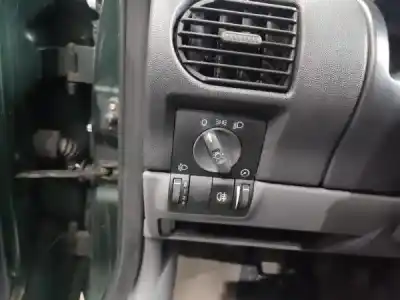 Scrapping Vehicle opel corsa c 1.2 16v cat (z 12 xe / lw4) of the year 2001 powered z 12 xe