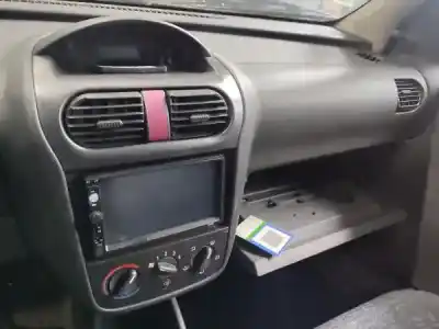 Scrapping Vehicle opel corsa c 1.2 16v cat (z 12 xe / lw4) of the year 2001 powered z 12 xe