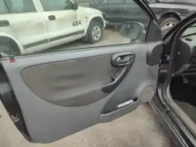 Véhicule à la ferraille opel corsa c (x01) 1.7 dti (f08 f68) de l'année 2002 alimenté y 17 dt