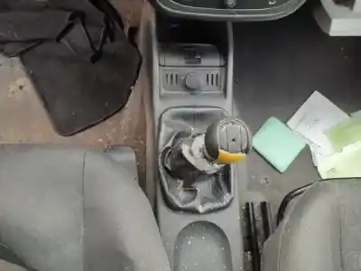 Véhicule à la ferraille opel corsa c (x01) 1.7 dti (f08 f68) de l'année 2002 alimenté y 17 dt