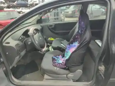 Véhicule à la ferraille opel corsa c (x01) 1.7 dti (f08 f68) de l'année 2002 alimenté y 17 dt