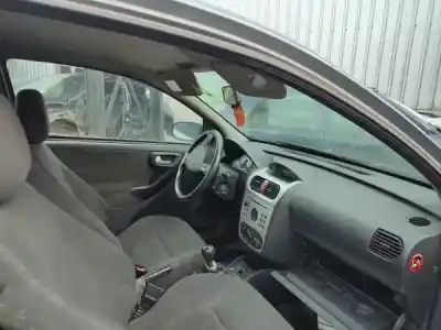Véhicule à la ferraille opel corsa c (x01) 1.2 (f08, f68) de l'année 2003 alimenté z 12 xe Véhicule à la ferraille opel corsa c (x01) 1.2 (f08, f68) de l'année 2003 alimenté z 12 xe
