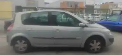 Veículo de Sucata renault scénic ii (jm0/1_) 1.4 (jm0b jm0h jm1a) do ano 2003 alimentado 