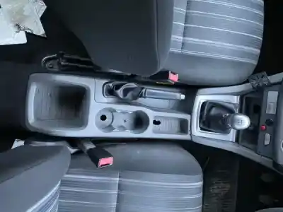 Veicolo di demolizione ford focus ii (da_, hcp, dp) 1.8 tdci dell'anno 2010 alimentato kkda