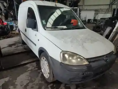Veículo de Sucata opel combo tour 1.3 cdti 16v do ano 2005 alimentado z 13 dt