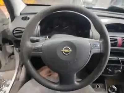 Veículo de Sucata opel combo tour 1.3 cdti 16v do ano 2005 alimentado z 13 dt