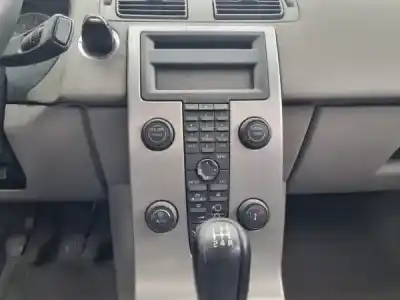 Veicolo di demolizione volvo s40 ii (ms) 2.4 gasolina 2004 4p dell'anno 2005 alimentato b 5244 s5