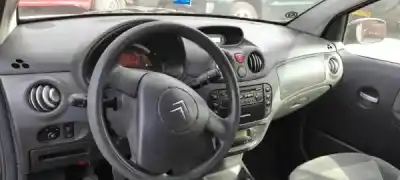 Veicolo di demolizione citroen c2 (jm_) 1.1 dell'anno 2004 alimentato 