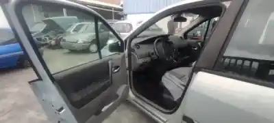 Veículo de Sucata renault scénic ii (jm0/1_) 1.4 (jm0b jm0h jm1a) do ano 2003 alimentado  Veículo de Sucata renault scénic ii (jm0/1_) 1.4 (jm0b jm0h jm1a) do ano 2003 alimentado