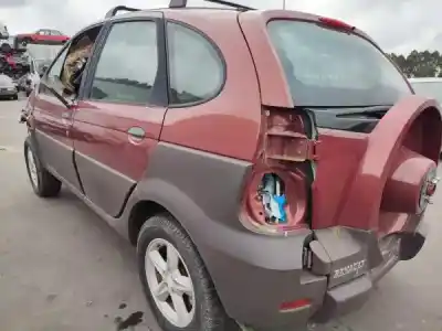 Véhicule à la ferraille renault scénic i monospace (ja0/1_, fa0_) 2.0 16v (ja1d ja17) de l'année 2000 alimenté f4r 746