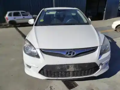 Veicolo di demolizione HYUNDAI I30 (FD) 1.6 CRDi dell'anno 2011 alimentato D4FB