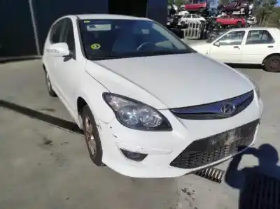 Veicolo di demolizione hyundai i30 (fd) 1.6 crdi dell'anno 2011 alimentato d4fb