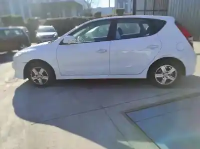 Veicolo di demolizione hyundai i30 (fd) 1.6 crdi dell'anno 2011 alimentato d4fb