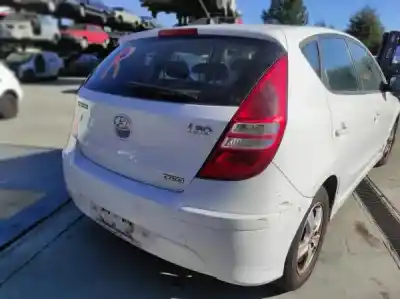 Veicolo di demolizione hyundai i30 (fd) 1.6 crdi dell'anno 2011 alimentato d4fb