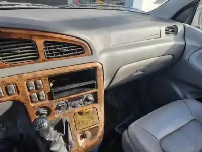 Veículo de Sucata kia carnival i (up) 2.9 tdi do ano 2001 alimentado j3