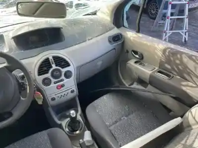 Sloopvoertuig renault modus / grand modus (f/jp0_) 1.2 (jp0c jp0k fp0c fp0k fp0p jp0p jp0t) van het jaar 2004 aangedreven d4f 740