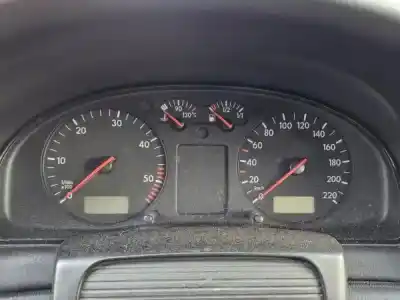 Veículo de Sucata volkswagen passat 3b2 1.9 tdi do ano 1998 alimentado 