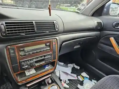 Veículo de Sucata volkswagen passat 3b2 1.9 tdi do ano 1998 alimentado 