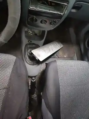 Veicolo di demolizione ford fiesta caixa (jv_) d 1.8 dell'anno 1996 alimentato rtj|rtk