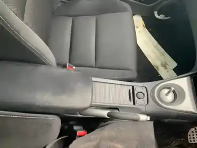 Véhicule à la ferraille honda civic viii hatchback (fn, fk) 2.2 ctdi (fk3) de l'année 2007 alimenté n22a2