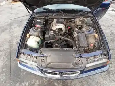 Vehicul casat bmw 3 (e36) 318 i al anului 2002 alimentat m40 b18 (184e1)