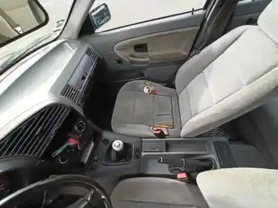 Vehicul casat bmw 3 (e36) 318 i al anului 2002 alimentat m40 b18 (184e1)