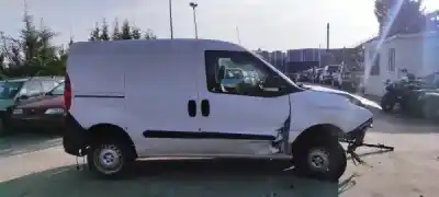 Veículo de Sucata fiat doblo cargo (263_) 1.3 d multijet do ano 2014 alimentado 