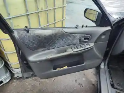 Veicolo di demolizione mazda 323 s vi (bj) 1.3 16v dell'anno 1999 alimentato b3 me