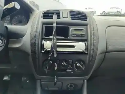 Veicolo di demolizione mazda 323 s vi (bj) 1.3 16v dell'anno 1999 alimentato b3 me