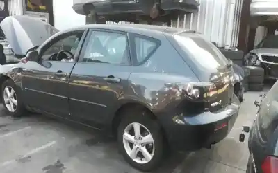 Véhicule à la ferraille mazda 3 (bk) 1.3 (bk14) de l'année 2006 alimenté 0