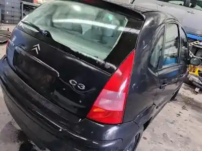 Veículo de Sucata citroen c3 i (fc_, fn_) 1.1 i do ano 2003 alimentado 