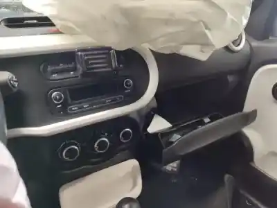 Veículo de Sucata renault twingo iii (bcm_) 1.0 sce 70 do ano 2018 alimentado h4d 400