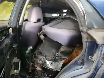 Sloopvoertuig subaru impreza sedán (gd) 2.0 i awd (gd9) van het jaar 2000 aangedreven 