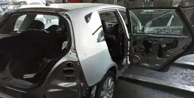 Vehicul casat honda civic vii hatchback (eu, ep, ev) 2.0 al anului 2004 alimentat k20a3 Vehicul casat honda civic vii hatchback (eu, ep, ev) 2.0 al anului 2004 alimentat k20a3