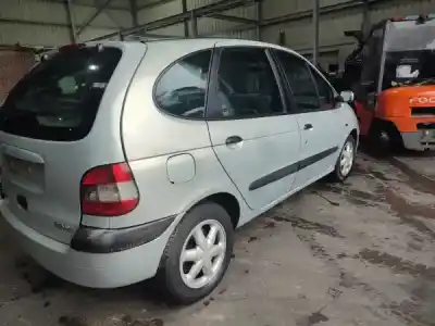 Véhicule à la ferraille renault megane scenic (ja0/1_) 1.4 i (ja0e) de l'année 2000 alimenté 