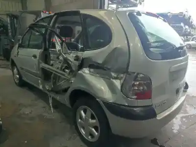 Véhicule à la ferraille renault megane scenic (ja0/1_) 1.4 i (ja0e) de l'année 2000 alimenté 