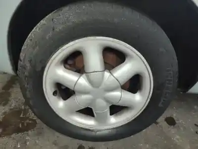 Véhicule à la ferraille renault megane scenic (ja0/1_) 1.4 i (ja0e) de l'année 2000 alimenté 