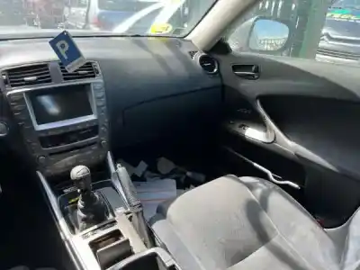 Здавання транспортного засобу lexus is ii (_e2_) 220d (ale20) року 2006 потужний 