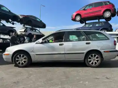 Veicolo di demolizione volvo v40 combi (vw) 1.9 td gasóleo 1997 5p dell'anno 2005 alimentato d 4192 t3