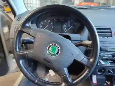 Scrapping Vehicle skoda fabia i break (6y5) 1.4 gasolina 2002 5p of the year 2003 powered 