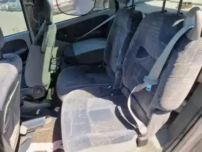 Véhicule à la ferraille renault megane scenic (ja0/1_) 1.9 dti (ja0n) de l'année 2000 alimenté 