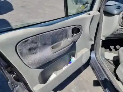 Véhicule à la ferraille renault megane scenic (ja0/1_) 1.9 dti (ja0n) de l'année 2000 alimenté 