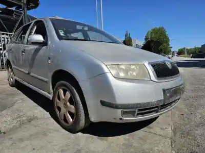 Véhicule à la ferraille skoda fabia i combi (6y5) 1.4 16v de l'année 2001 alimenté bbz