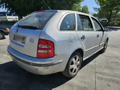 Véhicule à la ferraille skoda fabia i combi (6y5) 1.4 16v de l'année 2001 alimenté bbz